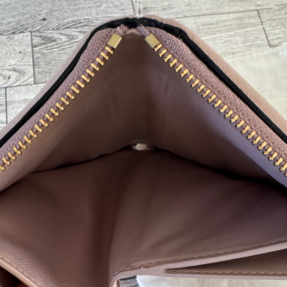 Coach Medium ID Zip Wallet in Colorblock with Border Quilting NWOT - Picture 11 of 13